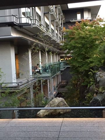 AB͂׋ׁ̈AbcJ[g{xВ̍ ôb𕷂ɍsĒ܂B